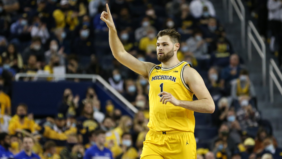 Arizona vs. Michigan: Expect a Shootout in the Roman Main Event Finals Image